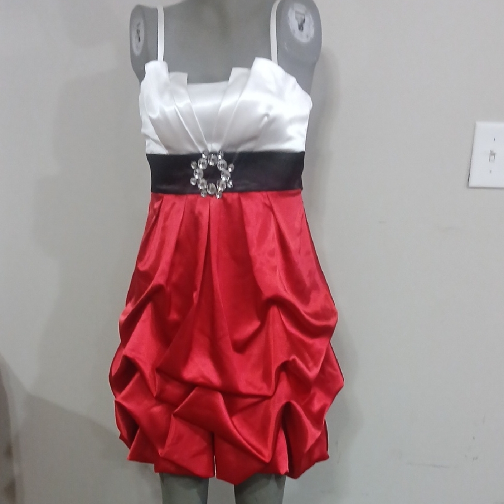 I.N. San Francisco Red and White Dress